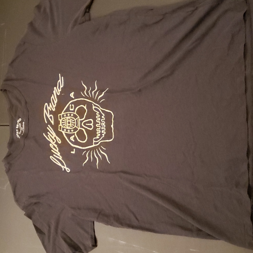 Lucky Brand T shirt